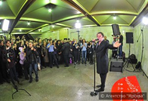 В одном из переходов московского метро появилась концертная площадка