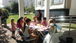 Библиотека №150 в районе Братеево организовала литературно-творческий час «Оранжевое лето»