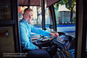 Алексей Мосляков за рулем троллейбуса