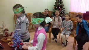 Юные жители Братеева на праздничной встрече в библиотеке на Ключевой
