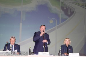 Префект ЮАО Алексей Челышев обсудил реновацию с жителями округа