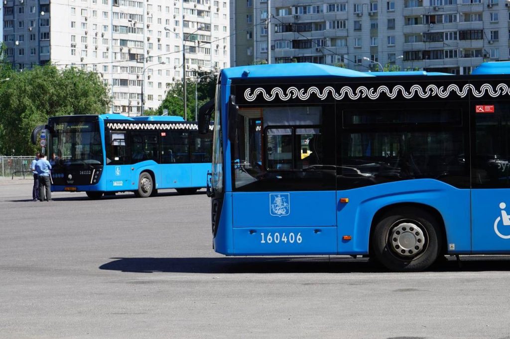 Новые выделенные полосы для общественного транспорта появились трех округах столицы. Фото: Анна Быкова, «Вечерняя Москва»