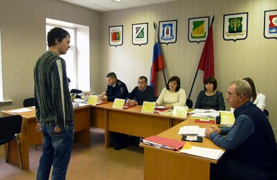 Перед заседанием призывной комиссии будущие солдаты проходили тестирование на профпригодность