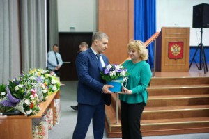 Поздравление женщин с 8 марта