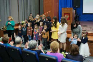 Поздравление женщин с 8 марта