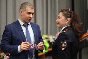 Поздравление женщин с 8 марта