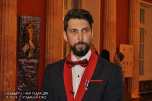 Греческий скульптор Никос Флорос