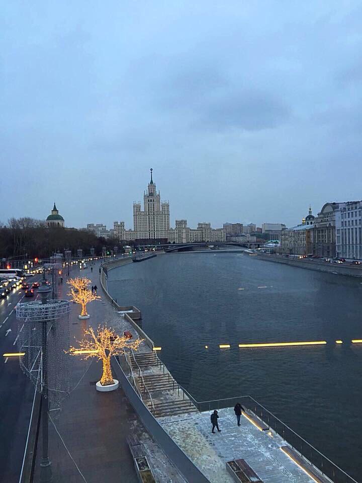Вид на Москву из парка "Зарядье"