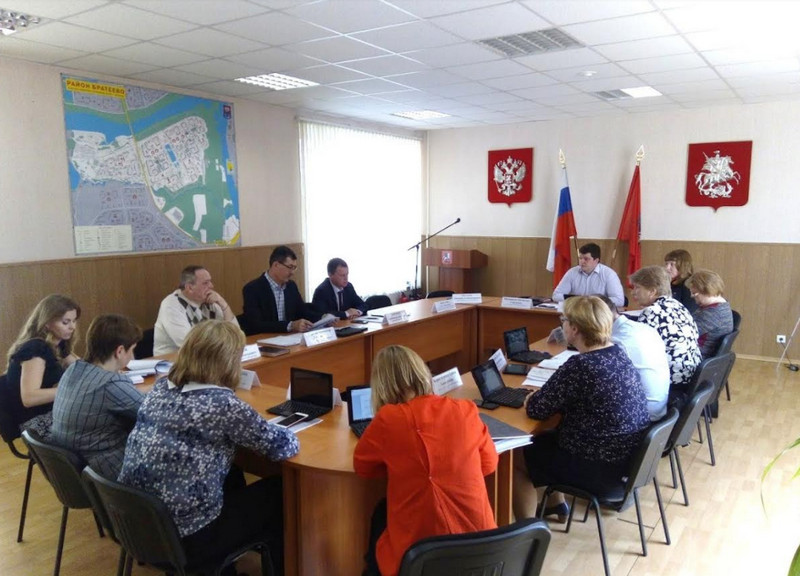 Василий Митрюк выступил перед муниципальными депутатами с отчетом о проделанной работе