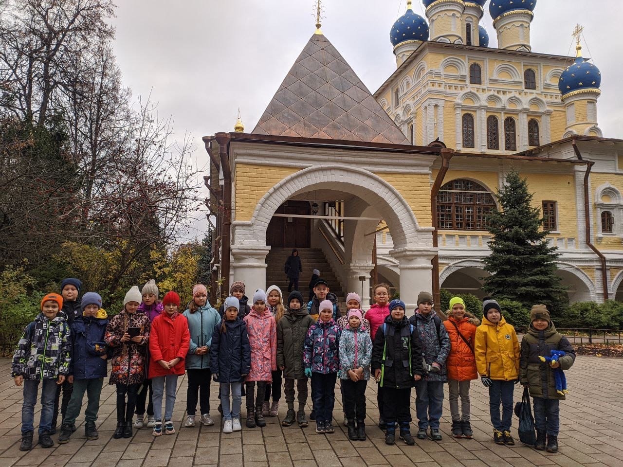 Коломна экскурсии. Дети на экскурсии. Экскурсия в школе. Усадьба Коломенское. Коломенское усадьба ночью.