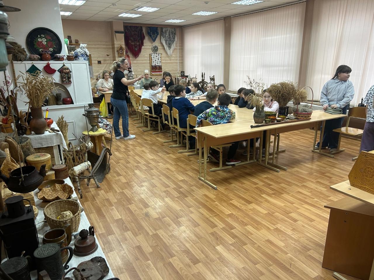 Третьеклассники школы №1034 посетили музей Русской старины. Фото: официальная страница школы №1034 в социальных сетях