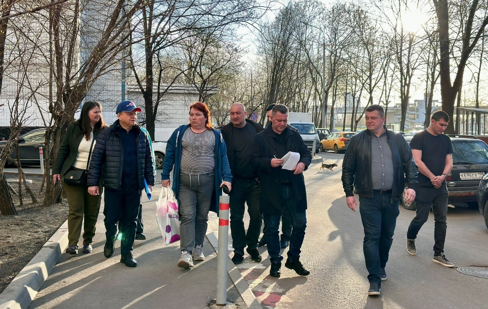 Антон Власенко принял участие в обходе района. Фото: страница Антона Власенко в социальных сетях