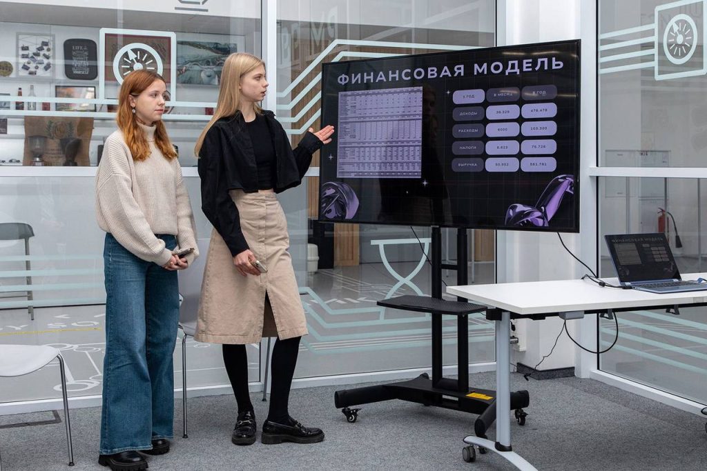 Почти пять тысяч участников столичного конкурса получат дополнительные баллы при поступлении в вузы. Фото: Пресс-служба Департамента образования и науки города Москвы