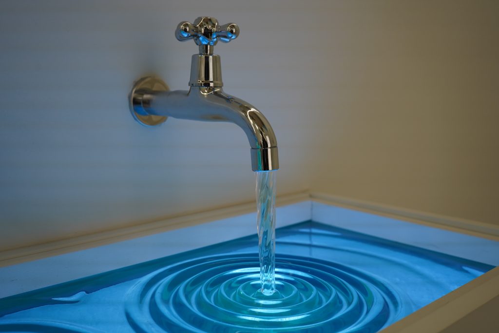 Специалисты приступили к отключению горячей воды в Москве. Фото: Анна Быкова, «Вечерняя Москва»