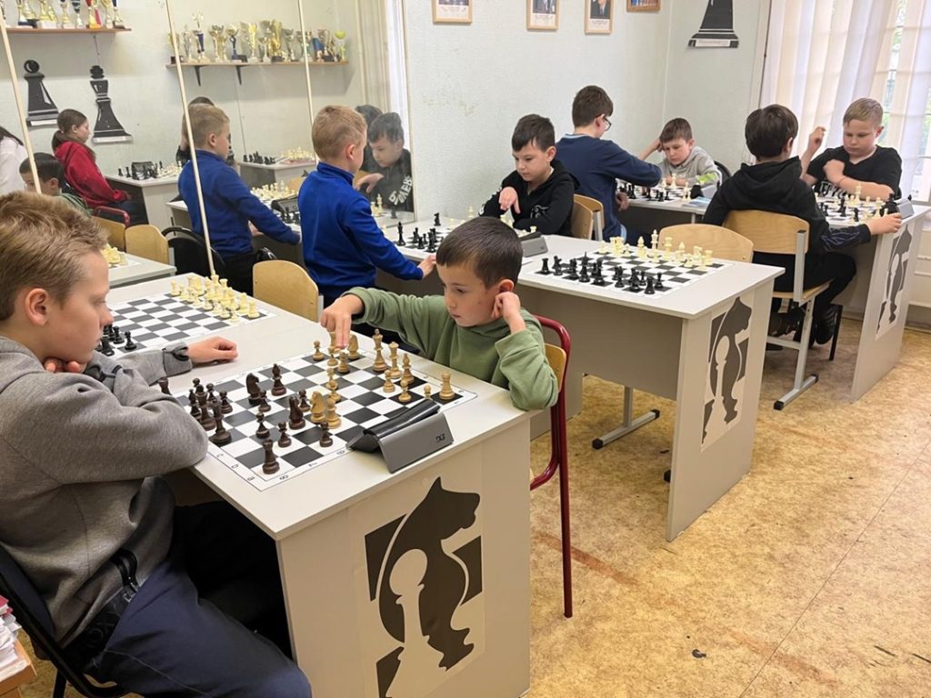 Сотрудники «Юга столицы» провели детский шахматный турнир. Фото: официальная страница ДСЦ «Мир молодых» в социальных сетях