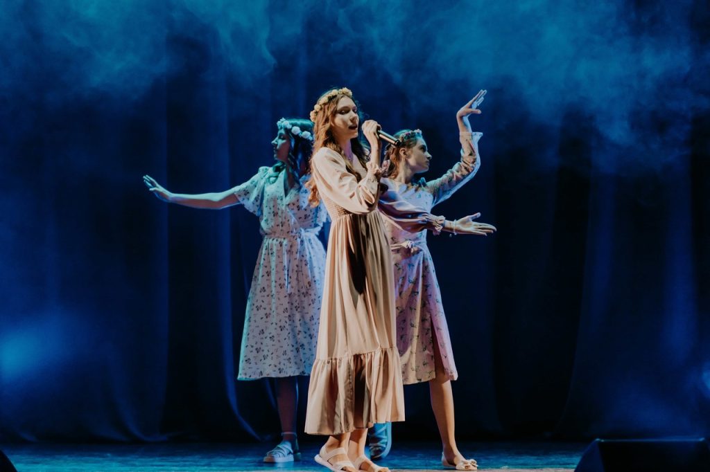 Представители КЦ «Братеево» провели отчетный концерт вокальной студии «Диапазон». Фото: официальная страница Культурного центра «Братеево» в социальных сетях