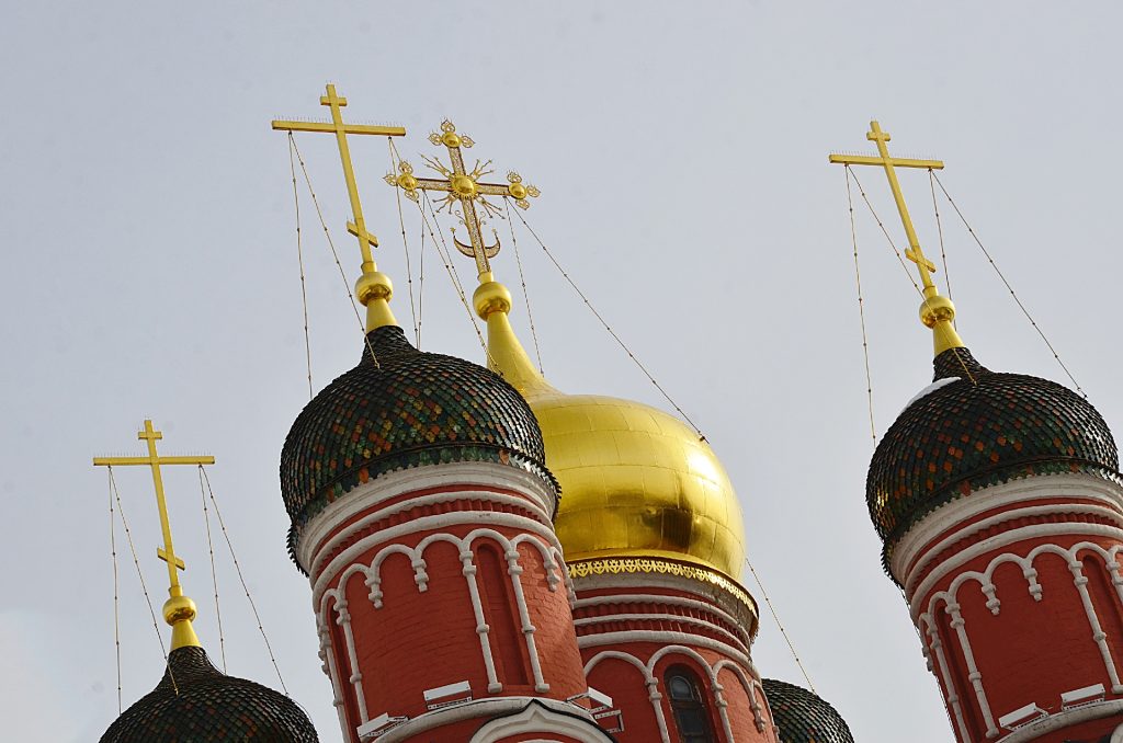 Молодежная палата района Братеево приняла участие в открытии выставки о новых храмах в ЮАО. Фото: Анна Быкова, «Вечерняя Москва» 