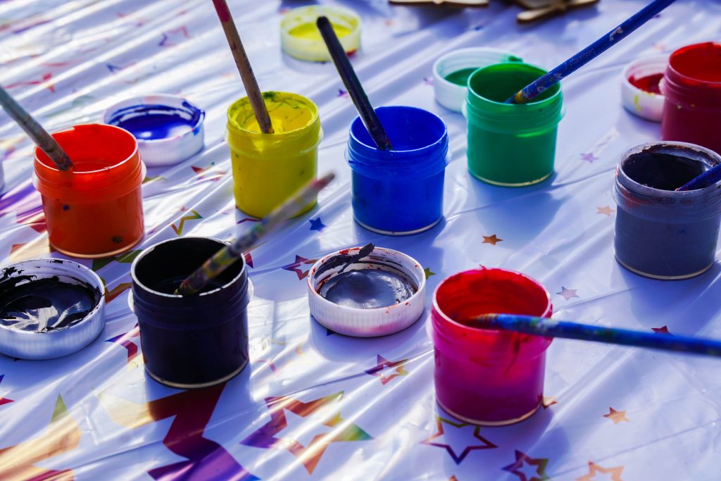 Сотрудники Культурного центра «Братеево» проведут мастер-класс по городскому пейзажу. Фото: Ксения Догонашева, «Вечерняя Москва»