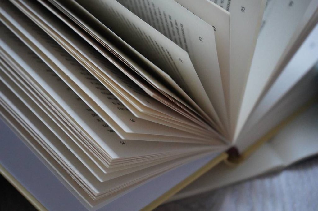 Стихи юных поэтов из школы №1034 напечатали в военно-патриотическом альманахе. Фото: Анна Быкова, «Вечерняя Москва»