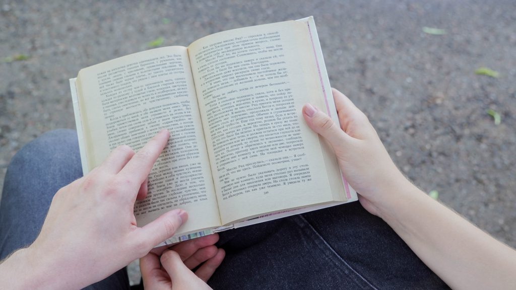 Сотрудники библиотеки №150 приглашают на программу «Летнее чтение». Фото: Ксения Догонашева, «Вечерняя Москва»