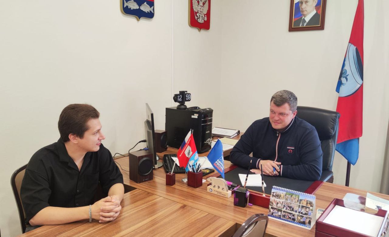 Глава МО Братеево провел личный прием жителя Братеево. Фото: Telegram-канал Антона Власенко