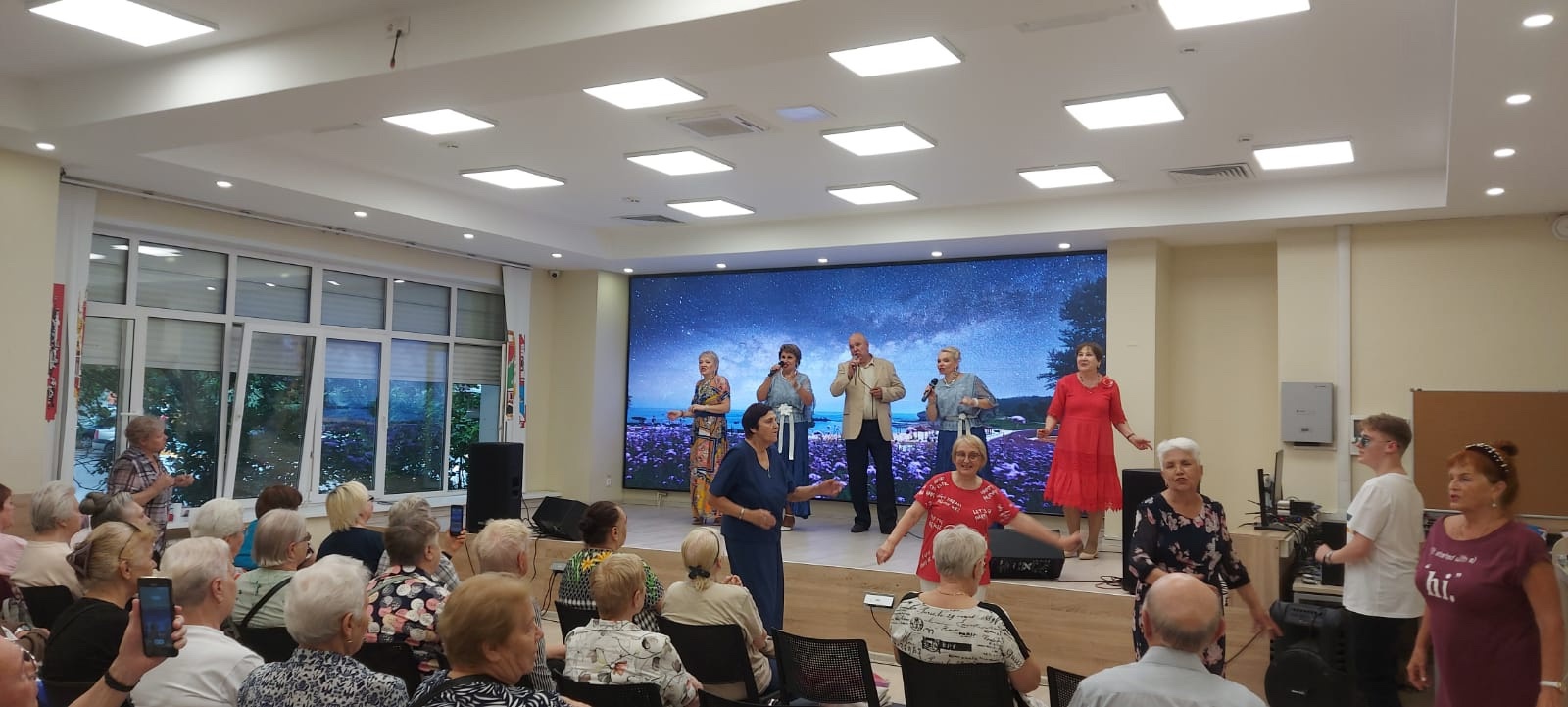 Концерт «Звездное лето» прошел в Братеево. Фото: официальная страница ГБУ г. Москвы «Объединение культурных и досуговых центров Южного административного округа» районов Братеево и Зябликово в социальных сетях