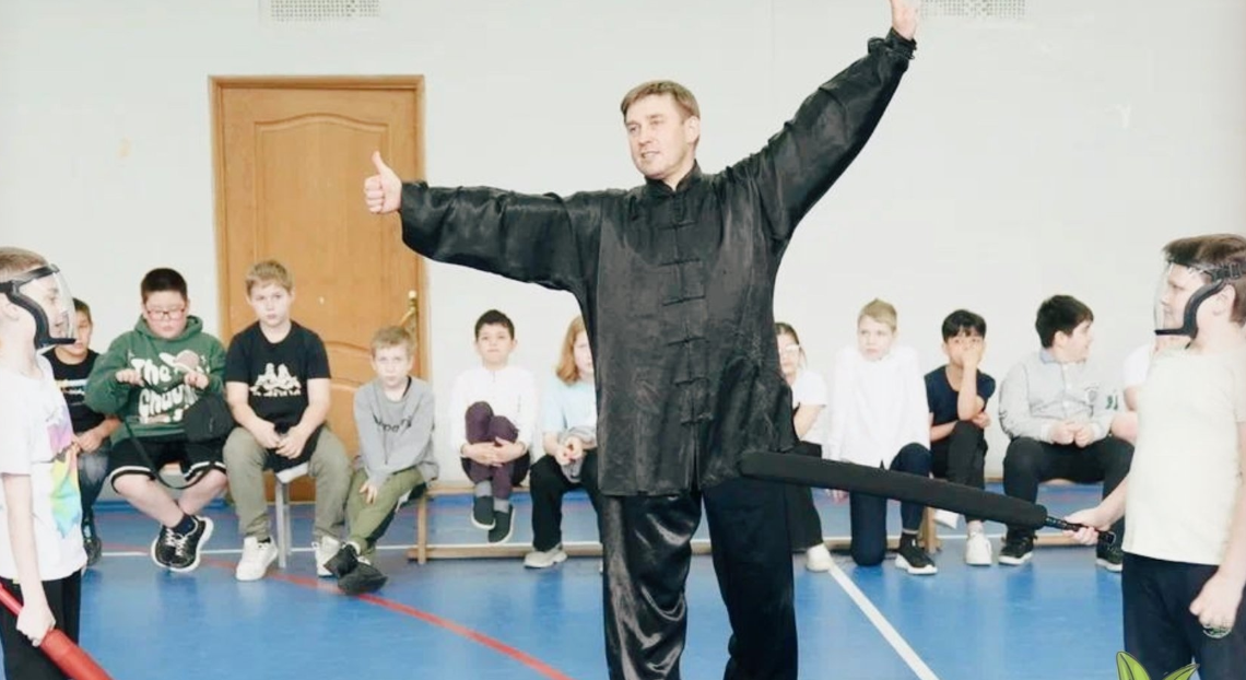 Встреча с чемпионом по кунг-фу прошла в школе №1998 «Лукоморье». Фото: официальная страница школы №1998 «Лукоморье» в социальных сетях