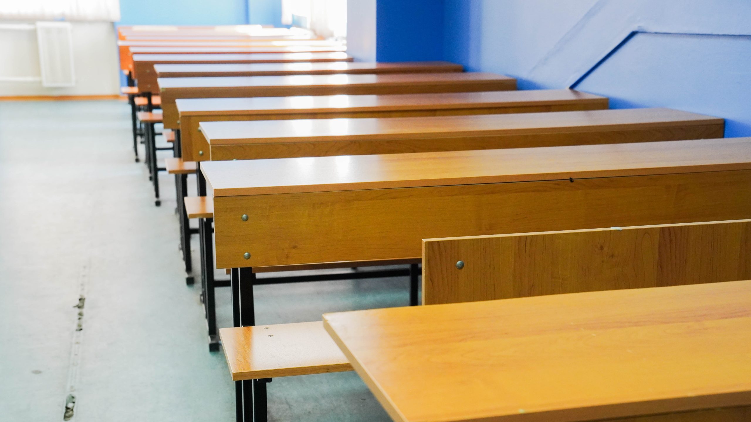 Сотрудники Школы №1034 имени Героя Советского Союза Вячеслава Маркина рассказали о достижениях выпускников. Фото: Ксения Догонашева, «Вечерняя Москва»