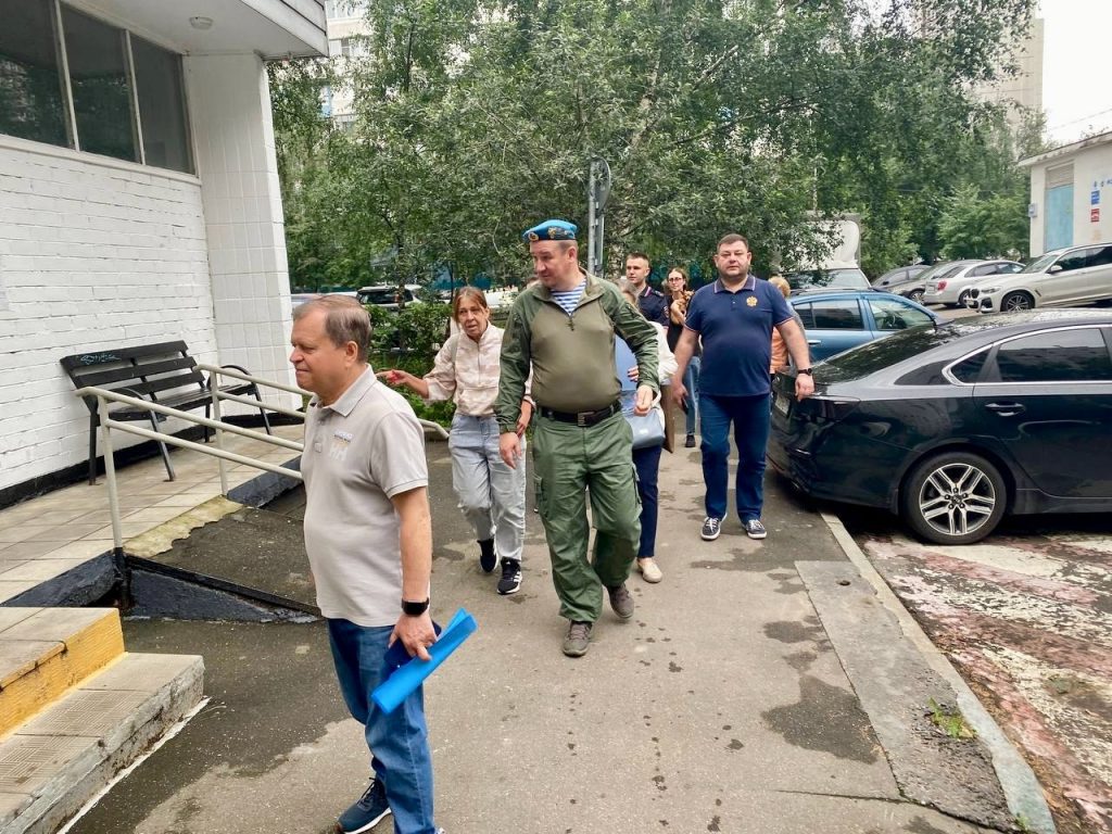 Еженедельный обход территории прошел в районе Братеево. Фото: страница управы района Братеево в социальных сетях