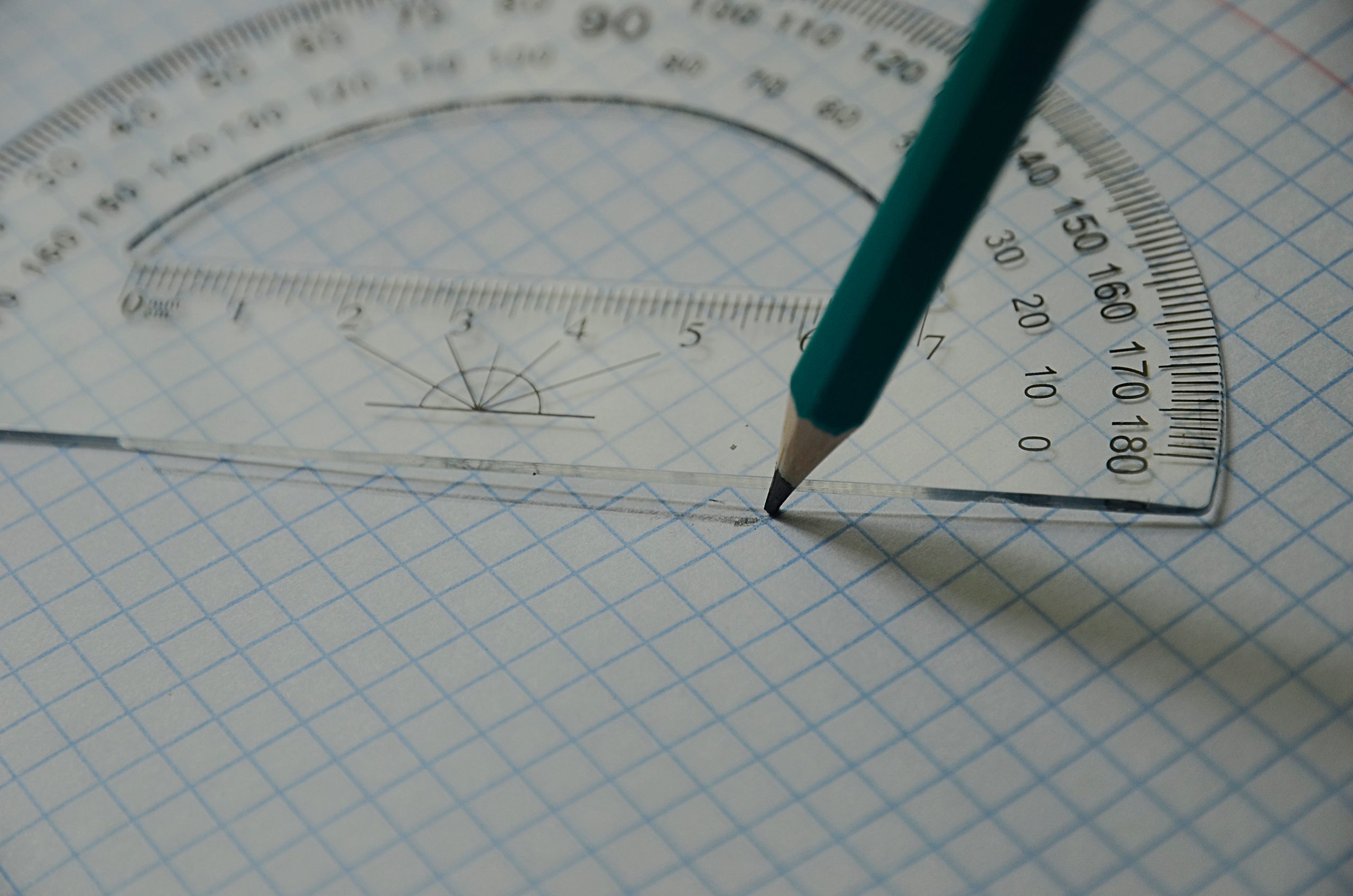 Ученица школы №1034 имени Героя Советского Союза Вячеслава Маркина прошла стажировку в управе района Беговой. Фото: Анна Быкова, «Вечерняя Москва»