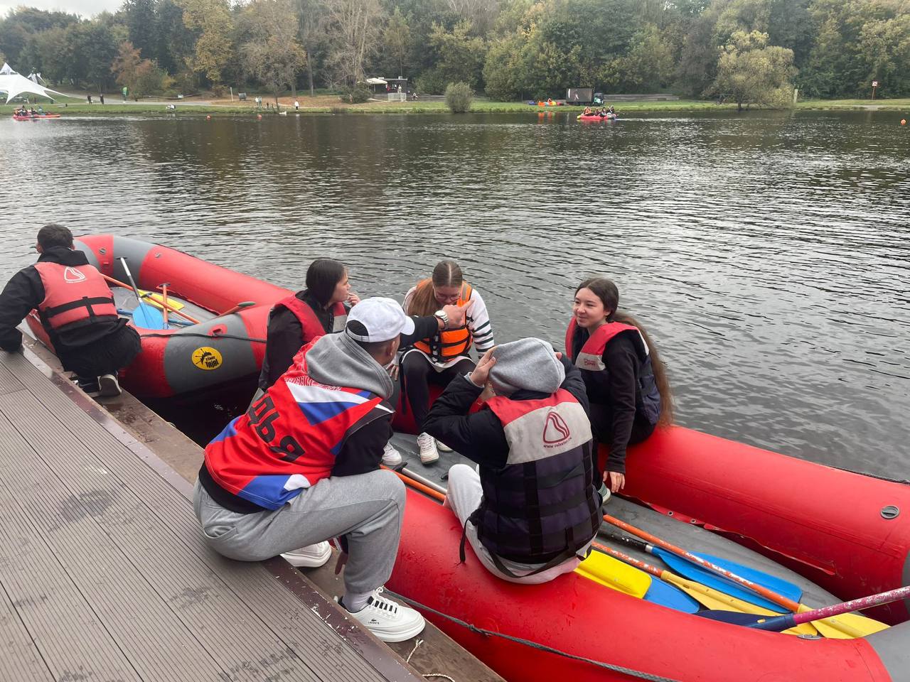 Ученики школы №1998 «Лукоморье» приняли участие в мероприятии проекта «Маршрут построен». Фото: Telegram-канал директора школы №1998 «Лукоморье»