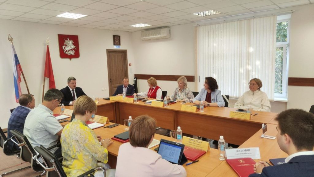Глава МО Братеево провел очередное заседание Совета депутатов. Фото: Telegram-канал Антона Власенко