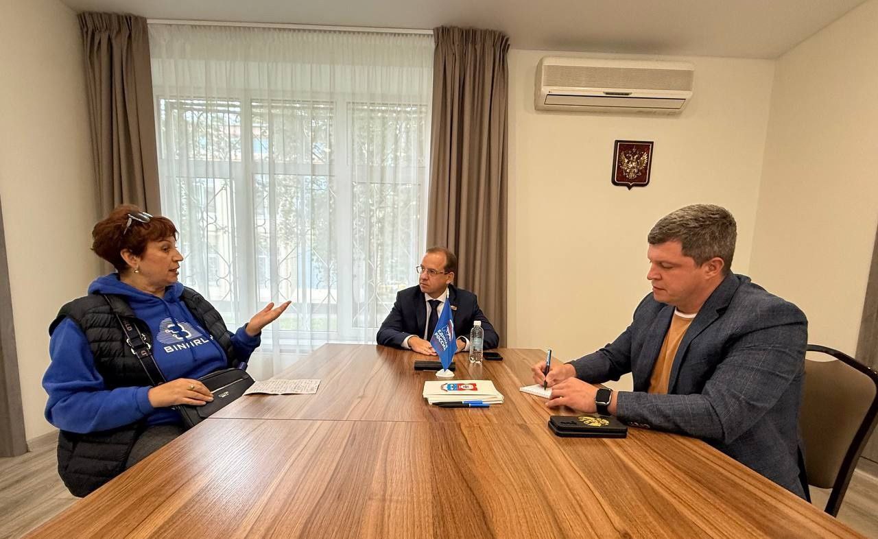 Глава МО Братеево провел прием граждан. Фото: Telegram-канал Антона Власенко