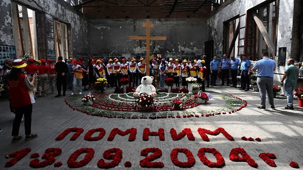 Глава МО Братеево призвал сохранить единство в борьбе с мировым и региональным терроризмом. Фото: страница Антона Власенко в социальных сетях