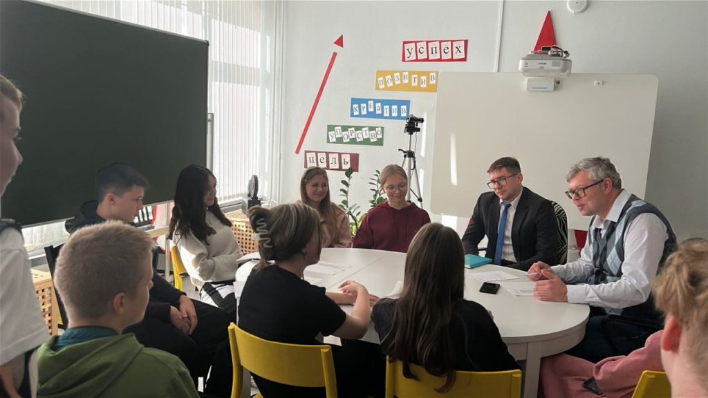 Второй этап выборов председателя ШУС прошел в школе №867. Фото: Telegram-канал школы №867