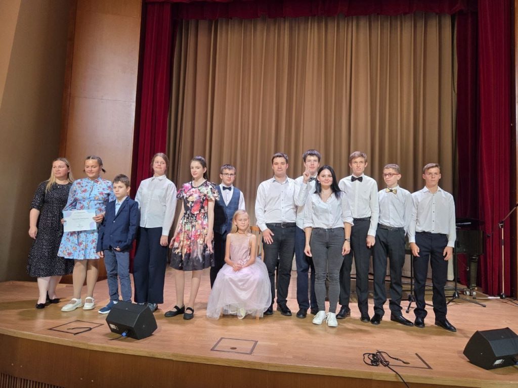 Ученики Детской школы искусств №10 открыли концертный сезон. Фото: страница Детской школы искусств №10 в социальных сетях