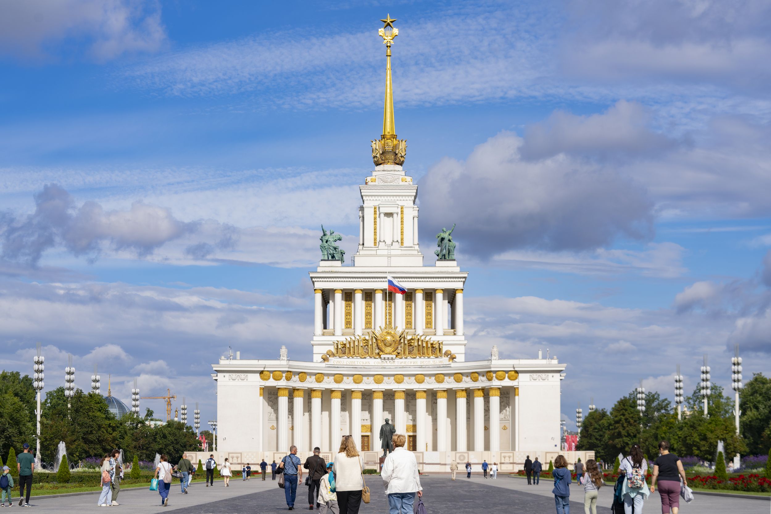 Собянин и Любимова пригласили посетить выставку шедевров Русского музея на ВДНХ. Авторство: Медиатека ВДНХ