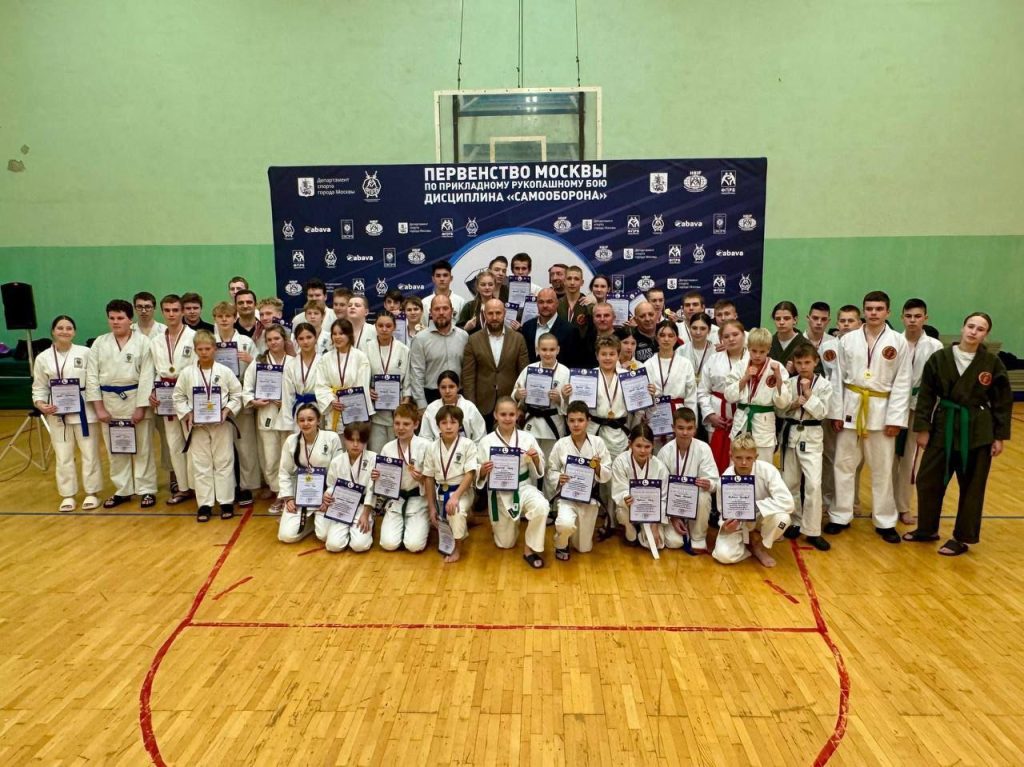 Ученик школы №998 принял участие в Первенстве Москвы по рукопашному бою. Фото: страница школы №998 в социальных сетях