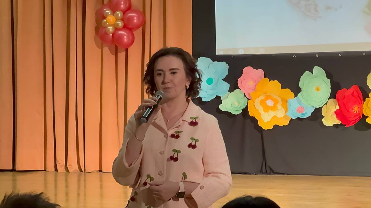 Ольга Белоусова поздравила коллег с Днем учителя — фото и видеорепортаж. Фото: Анастасия Сёмина, «Вечерняя Москва»