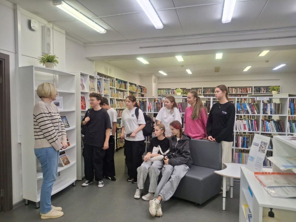 Беседа в честь Дня воссоединения Донбасса и Новороссии с Россией. Фото: страница библиотеки №150 в социальных сетях