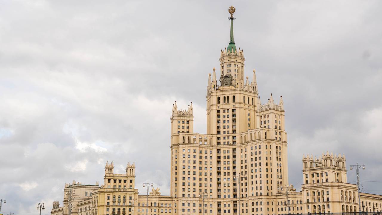 Глава МО Братеево поздравил всех жителей с Днем народного единства. Фото: Ксения Догонашева, «Вечерняя Москва»