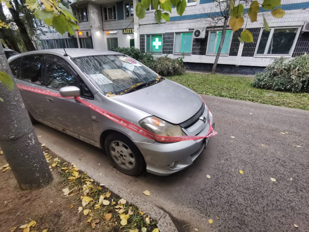 Разукомлектованные машины нашли в Братееве. Фото: страница управы района Братеево в социальных сетях
