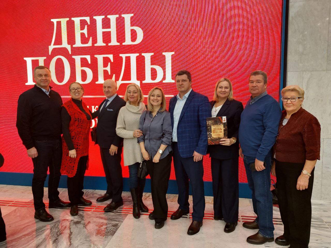 Антон Власенко посетил патриотический концерт. Фото: Telegram-канал Антона Власенко