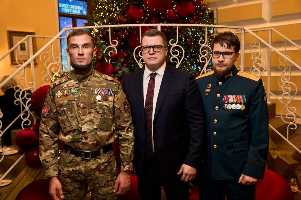 Антон Власенко посетил праздничный вечер. Фото: Telegram-канал Антона Власенко