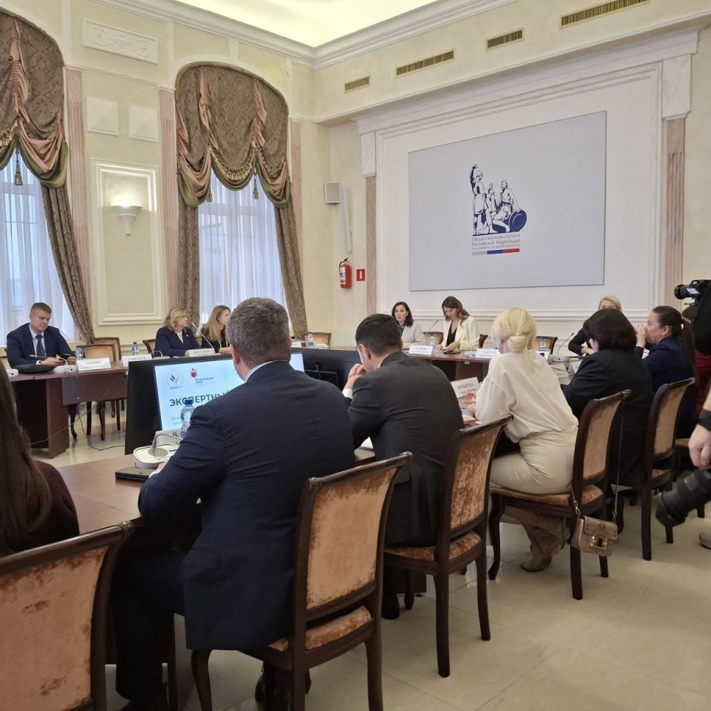 Антон Власенко посетил проектно-аналитическую сессию. Фото: Telegram-канал Антона Власенко