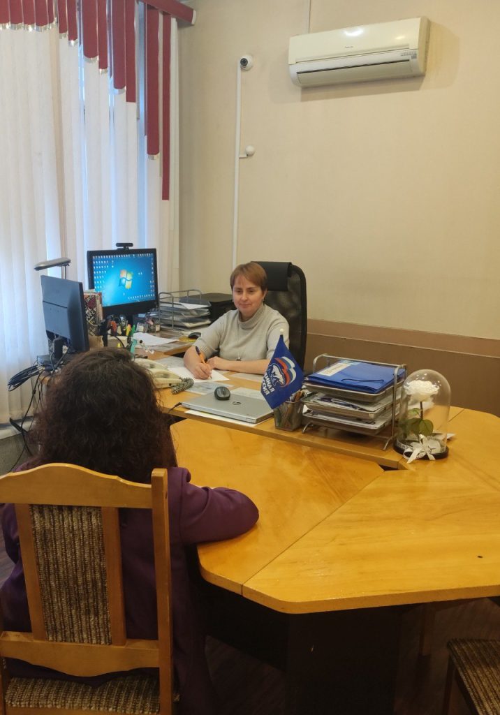 Ирина Чинилина провела личный прием граждан. Фото: Telegram-канал Ирины Чинилиной