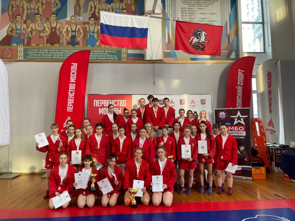Старшеклассница из школы №1034 имени Героя Советского Союза Вячеслава Маркина стала призером Первенства Москвы. Фото: страница школы №1034 имени Героя Советского Союза Вячеслава Маркина в социальных сетях