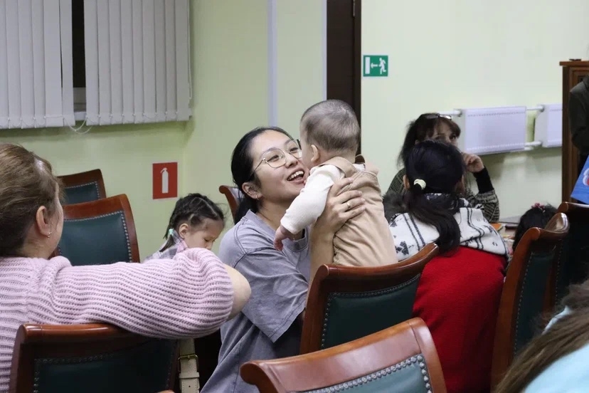 Члены Молодежной Палаты района Братеево приняли участие в праздновании Дня матери. Фото: страница Молодежной Палаты района Братеево в социальных сетях