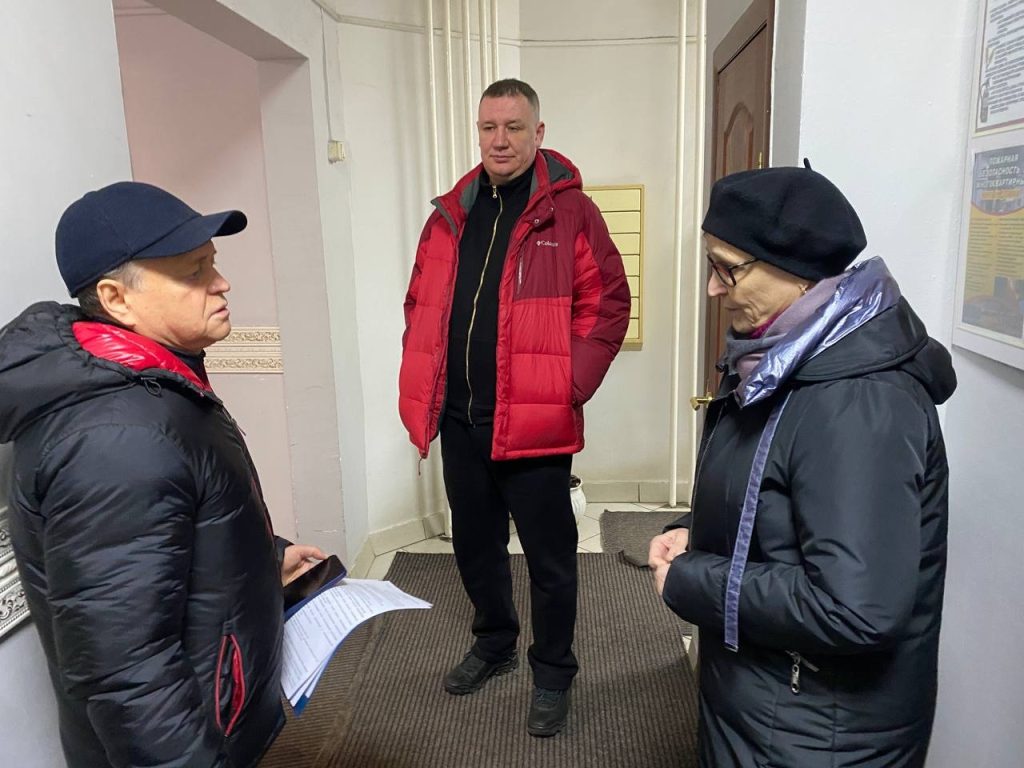 Сотрудники управы района Братеево перенесли дату обхода. Фото: страница управы района Братеево в социальных сетях