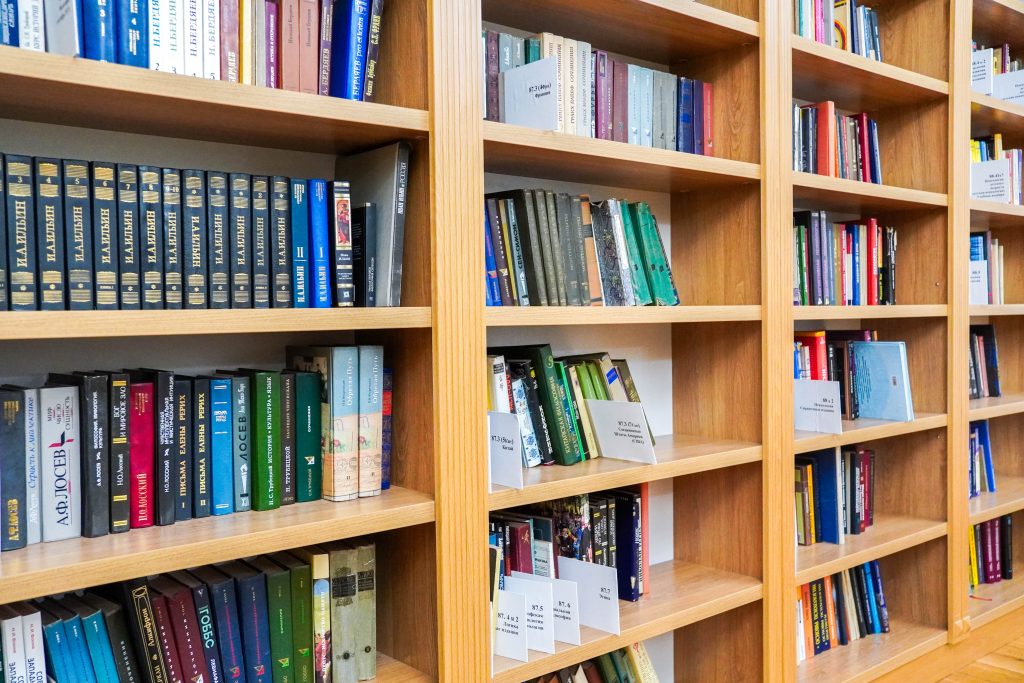 Литературный час в честь дня книгодарения прошел в десткой библиотеке №150. Фото: Ксения Догонашева, «Вечерняя Москва»